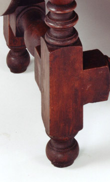 Philadelphia Gateleg Table Leg Detail